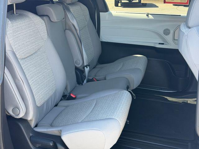 2025 Toyota Sienna LE 8 Passenger