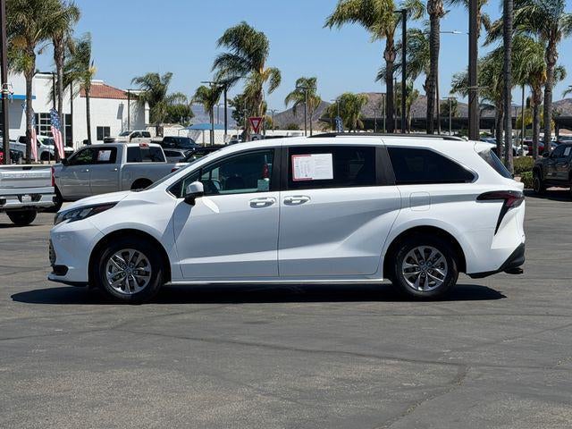 2025 Toyota Sienna LE 8 Passenger