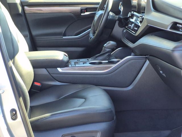 2021 Toyota HIGHLANDER HYBRD Platinum