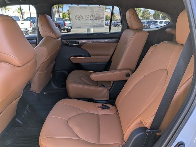 2026 Toyota Highlander Hybrid Hybrid Platinum