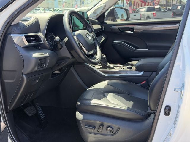 2022 Toyota Highlander Platinum