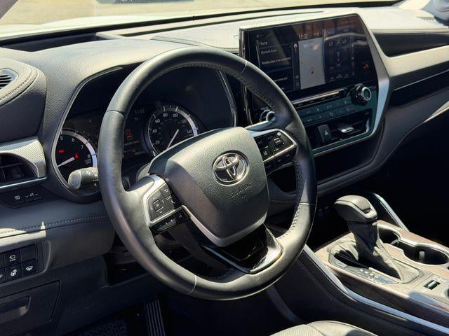 2022 Toyota Highlander Platinum