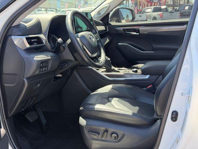 2022 Toyota Highlander Platinum