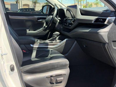 2022 Toyota Highlander Platinum