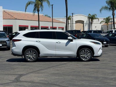 2022 Toyota Highlander Platinum