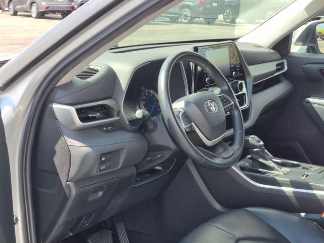 2022 Toyota HIGHLANDER HYBRD XLE