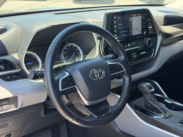 2022 Toyota Highlander Hybrid XLE