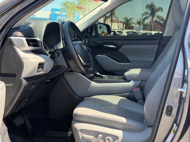 2022 Toyota Highlander Hybrid XLE