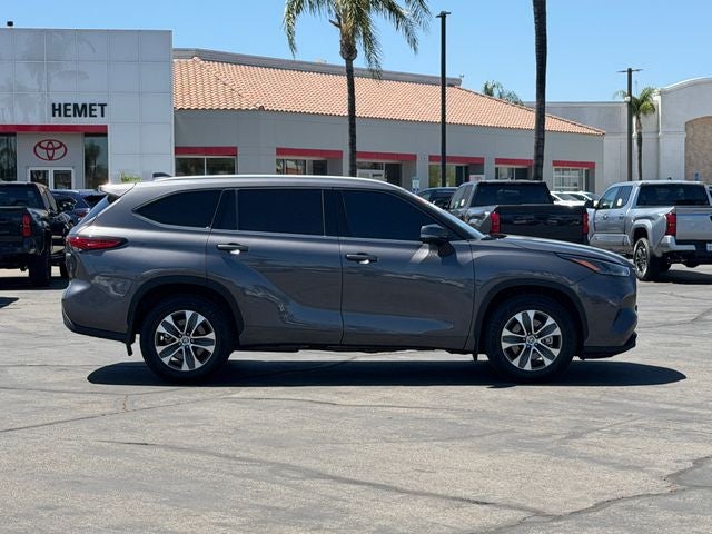 2022 Toyota Highlander Hybrid XLE