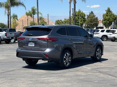 2022 Toyota Highlander Hybrid XLE