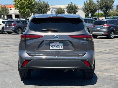 2022 Toyota Highlander Hybrid XLE