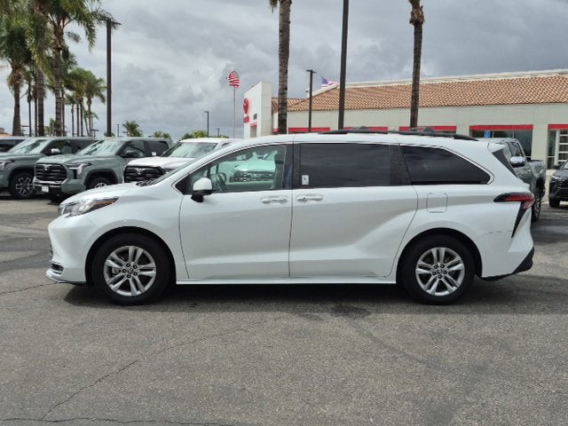 2022 Toyota Sienna XLE 7 Passenger