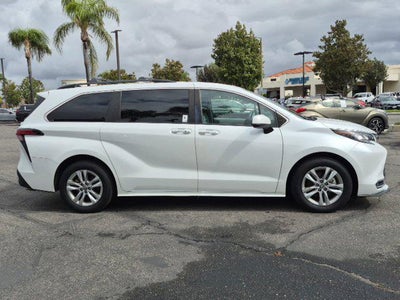 2022 Toyota Sienna XLE 7 Passenger
