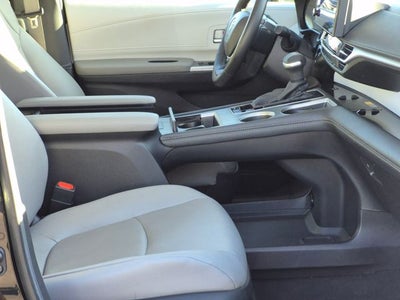 2025 Toyota SIENNA XLE XLE 7 Passenger