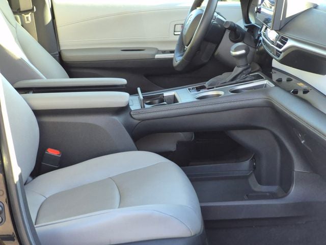 2025 Toyota SIENNA XLE XLE 7 Passenger