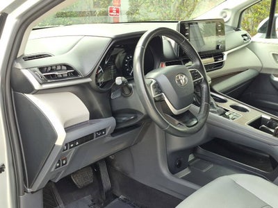 2023 Toyota Sienna XLE 7 Passenger