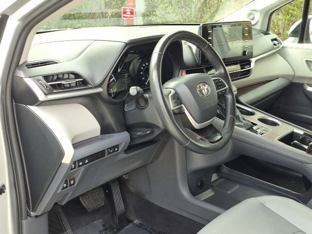 2023 Toyota Sienna XLE 7 Passenger
