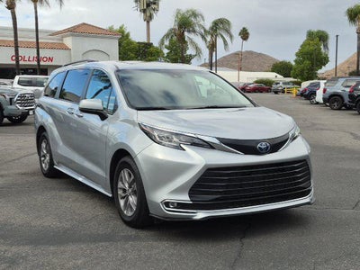 2023 Toyota Sienna XLE 7 Passenger