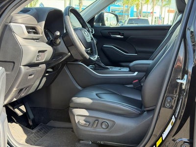 2023 Toyota Highlander Hybrid XLE