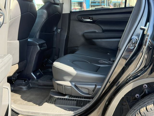 2023 Toyota Highlander Hybrid XLE