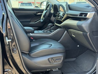 2023 Toyota Highlander Hybrid XLE