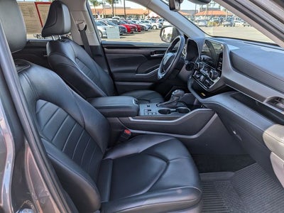 2024 Toyota Highlander Hybrid XLE