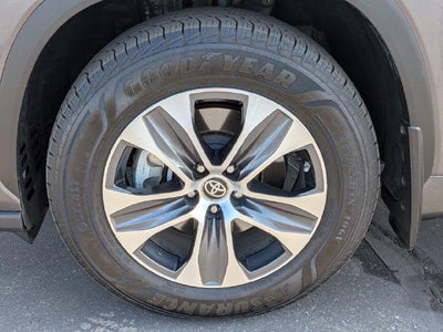 2024 Toyota Highlander Hybrid XLE