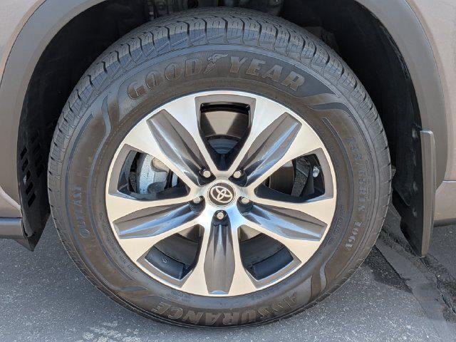 2024 Toyota Highlander Hybrid XLE