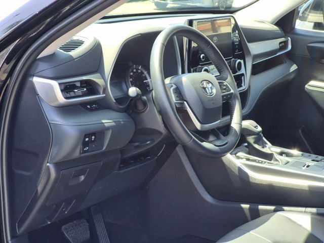 2025 Toyota HIGHLANDER XLE