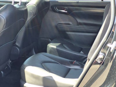 2025 Toyota HIGHLANDER XLE