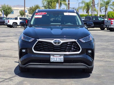 2025 Toyota HIGHLANDER XLE