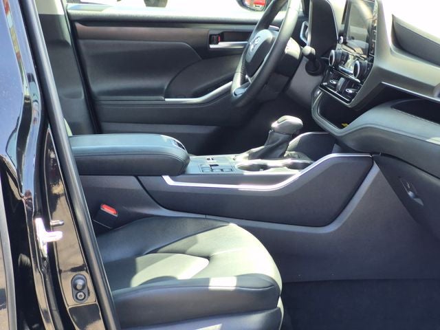 2025 Toyota HIGHLANDER XLE