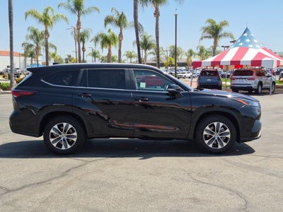 2025 Toyota HIGHLANDER XLE
