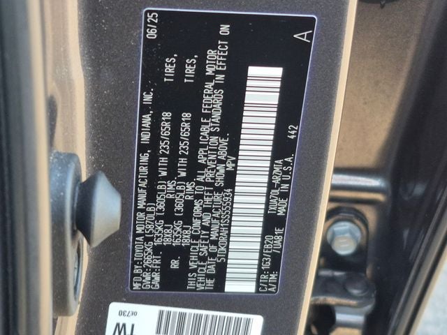 2025 Toyota HIGHLANDER XLE