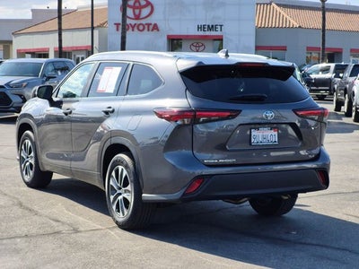 2025 Toyota HIGHLANDER XLE