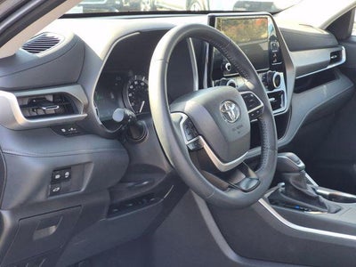 2025 Toyota HIGHLANDER XLE