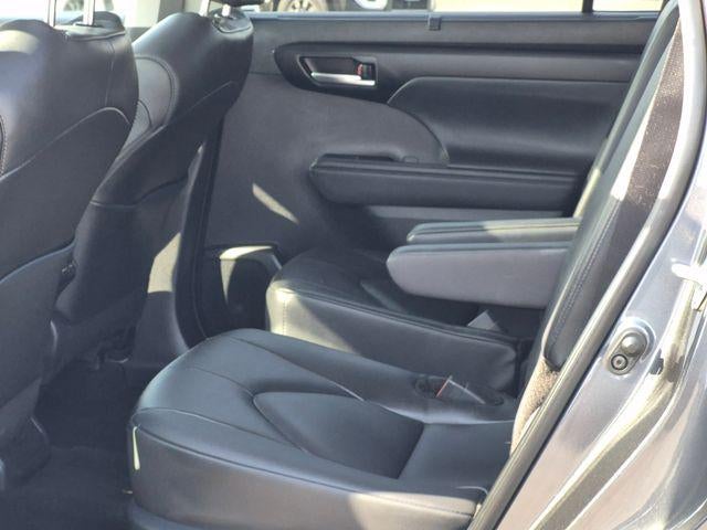 2025 Toyota HIGHLANDER XLE