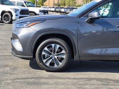2025 Toyota HIGHLANDER XLE