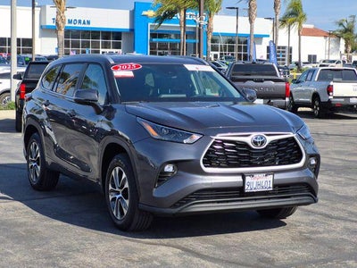 2025 Toyota HIGHLANDER XLE