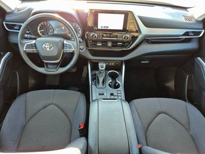 2024 Toyota HIGHLANDER LE