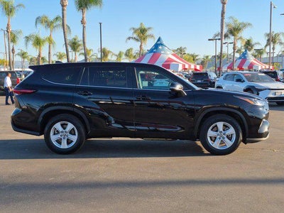2024 Toyota HIGHLANDER LE