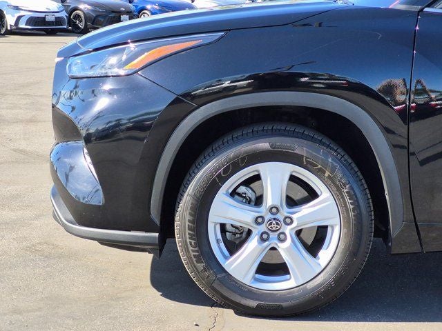 2025 Toyota HIGHLANDER LE