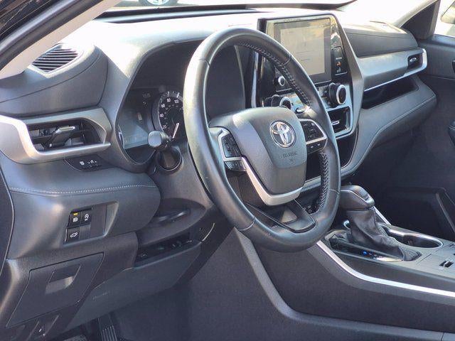 2025 Toyota HIGHLANDER LE