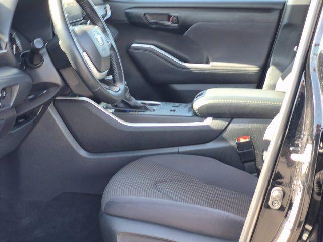 2025 Toyota HIGHLANDER LE