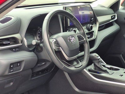 2024 Toyota HIGHLANDER XLE