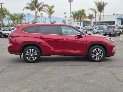 2024 Toyota HIGHLANDER XLE