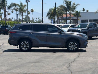 2023 Toyota HIGHLANDER XLE