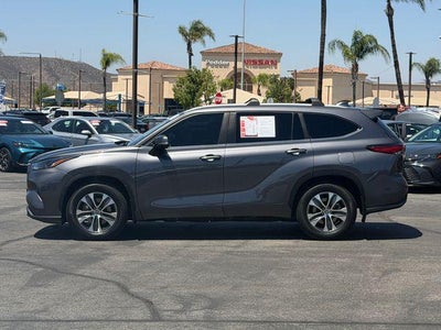 2023 Toyota HIGHLANDER XLE