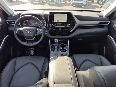 2025 Toyota HIGHLANDER XLE