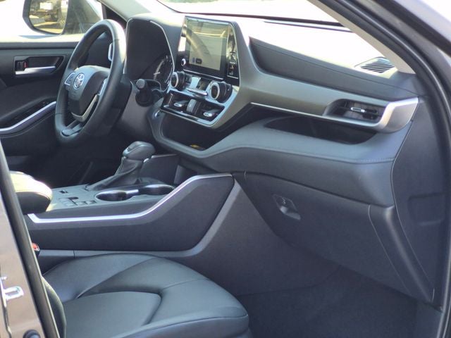 2025 Toyota HIGHLANDER XLE